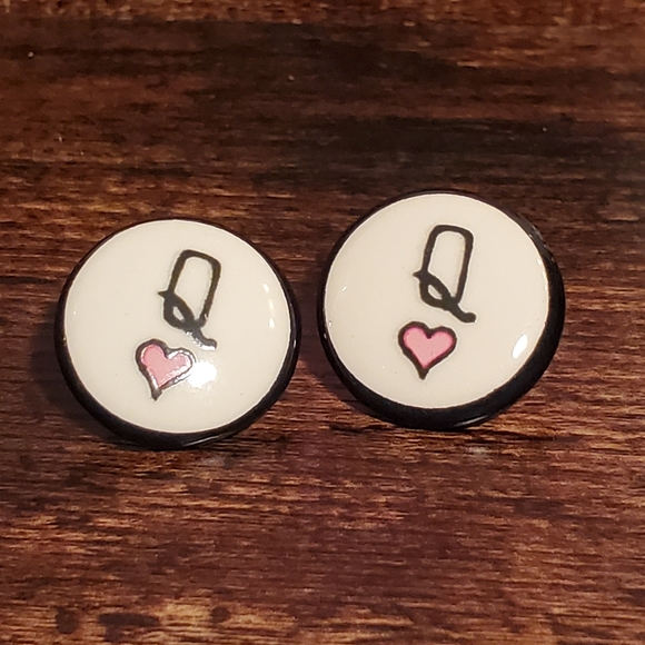 Queen of Hearts Earrings Enamel stud earrings Round Artisan Handmade - Picture 2 of 4
